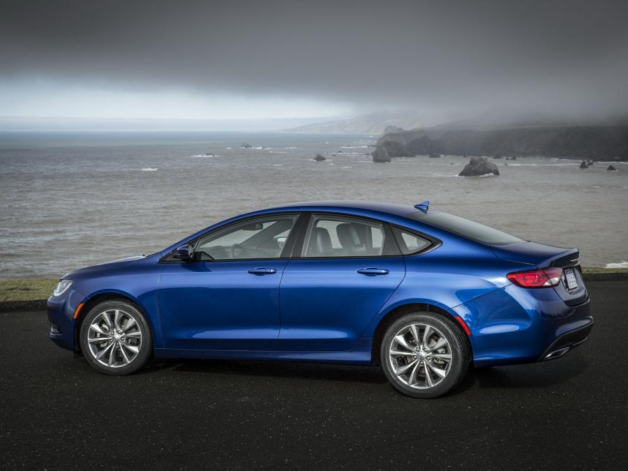  Chrysler 200 S 2014 года  (фото 15 из 69)